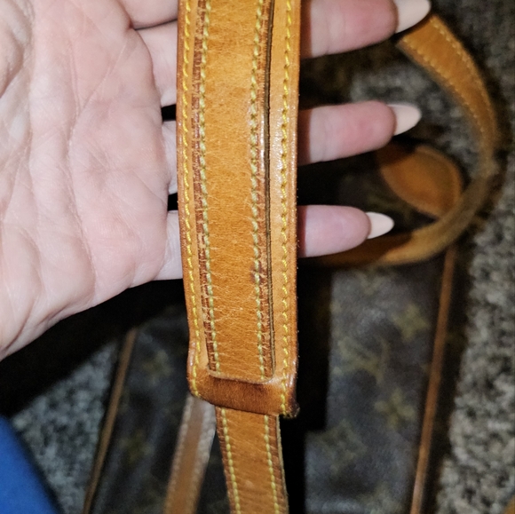 Louis Vuitton cross body 100% authentic - Picture 2 of 11